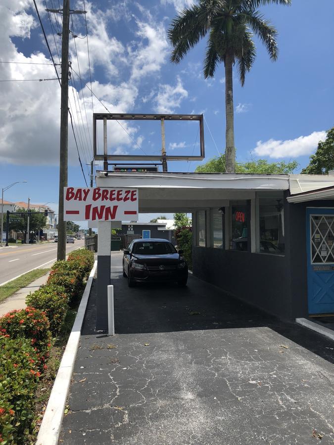 Bay Breeze Inn Bradenton Buitenkant foto